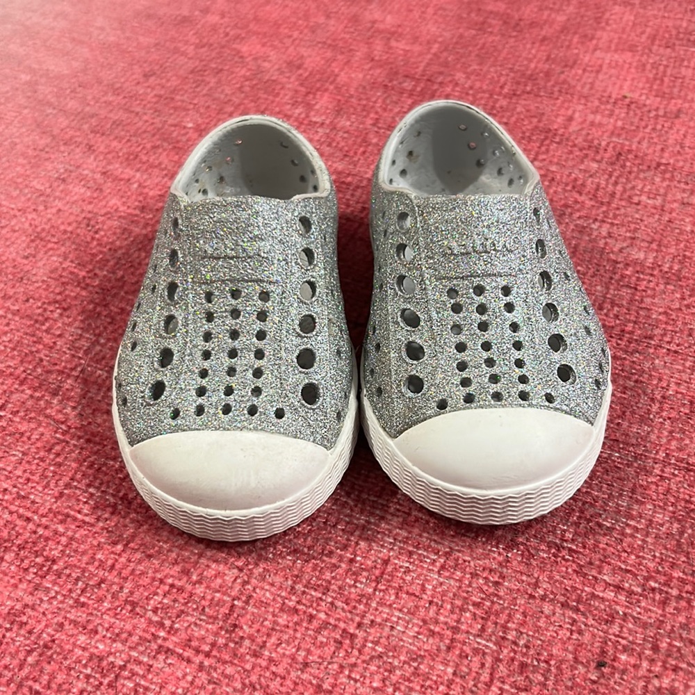 Native Child Jefferson Bling Shoe in Disco Bling/ Shell White Sz 4